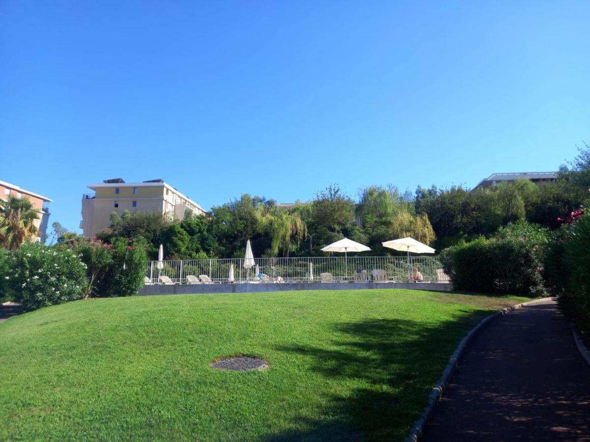 Elegant One-Bedroom Apartment With Swimming Pool - Stayinantibes - Le Vallon Kültér fotó